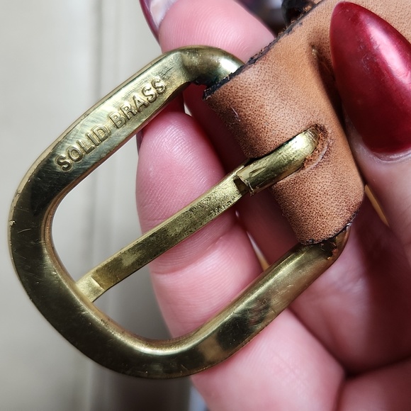 Brown Leather Fish Embossed & Embroidered Leather Belt W/ Solid Brass Buckle 42 - Picture 4 of 9